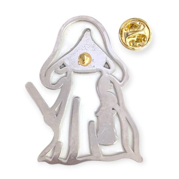 Harry Potter Enamel Fantasy Pin: Invisibility Cloak - Picture 3 of 4